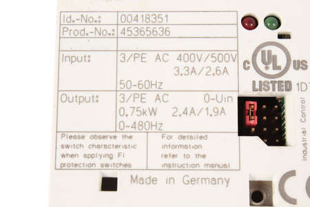 E82EV751_4B LENZE ID.-NO:.00418351 8200 VECTOR