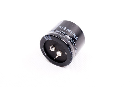 KONDENSATORIUS B43503-A227-M90 SIEMENS 220UF, 400VDC KONDENSATORIUS