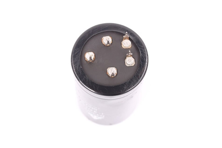 KONDENSATORIUS B43306-U6477-M1 S+M 25/070/56 470UF, 500VDC KONDENSATORIUS