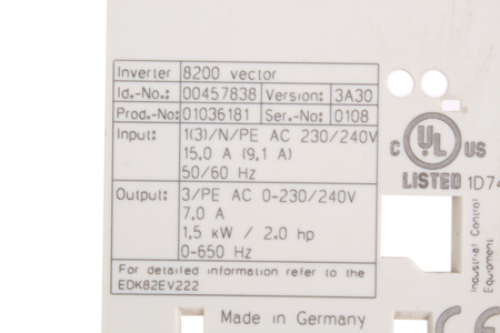 E82EV152_2C LENZE DĖŽUTĖS PRIEKIS