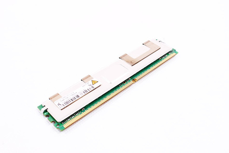 HYS72T128420HFD-3S-A QIMONDA 1GB 2RX8 PC2-5300F-555-11-B0