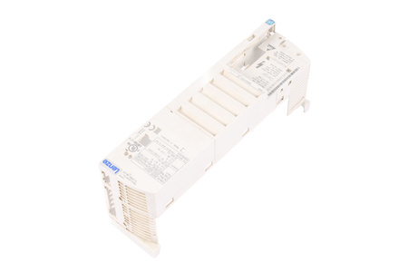 E82EV152_2C LENZE DĖŽUTĖS PRIEKIS