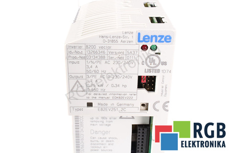 E82EV251_2C LENZE 8200 VECTOR ID.-NO.: 13266346