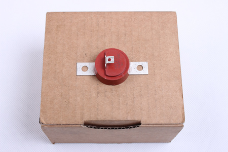 V660PA100C LITTELFUSE VARISTORIUS