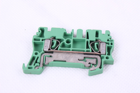 ZPE2.5 WEIDMULLER 2.5MM2 PER SKYLĘ NUOSEKLI JUNGTIS APSAUGINIAM LAIDININKUI