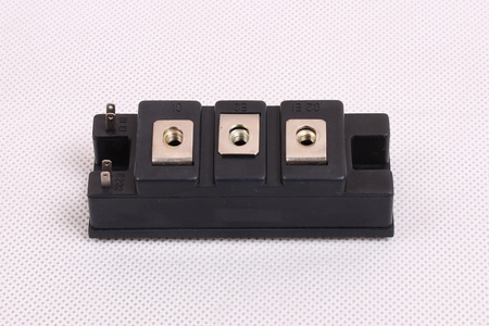 KD224503 PRX DARLINGTONO TRANZISTORIUS