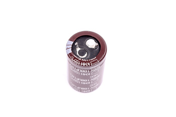 KONDENSATORIUS 100UF 400VDC UCC NIPPON